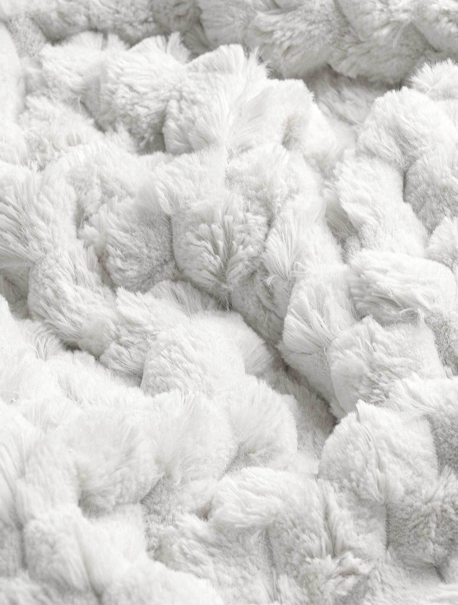 MAISONY-WHITE_TH_1