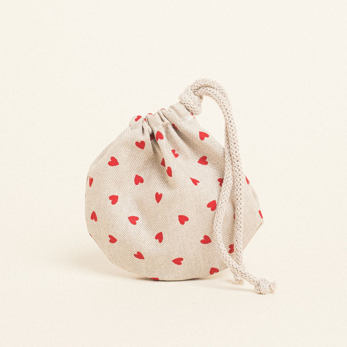 Beauty Home ΠΟΥΓΚΙ ΟΒΑΛ ΜΕ ΚΟΡΔΟΝΙ 13 x 14 cm ΜΙΚΡΕΣ ΚΟΚΚΙΝΕΣ ΚΑΡΔΙΕΣ